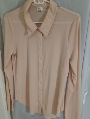 🌁 EUC: WILFRED ARITZIA BLUSH-PEACH LONG-SLEEVE BUTTON FRONT BLOUSE, LARGE.
